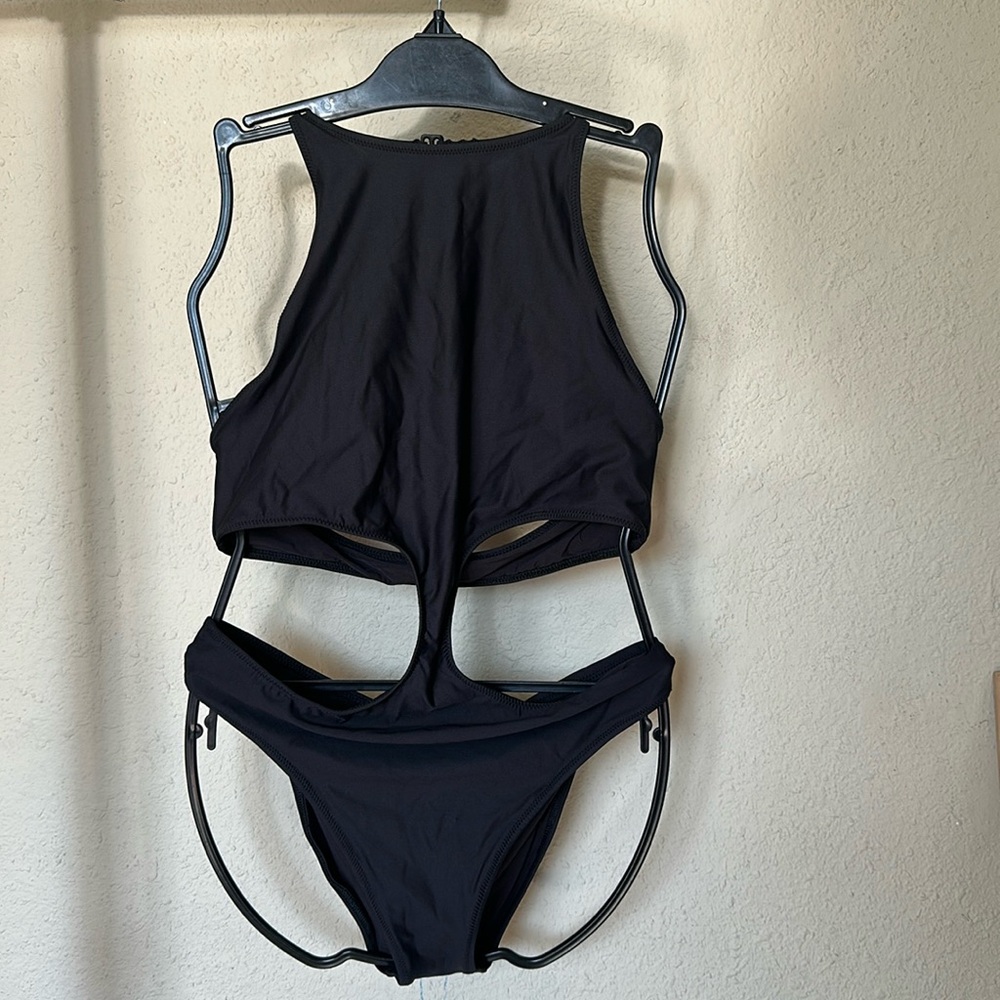Skims Recycled Swim Halter Monokini OP-BRF-4838 Black Size L‎ Onyx black NWT